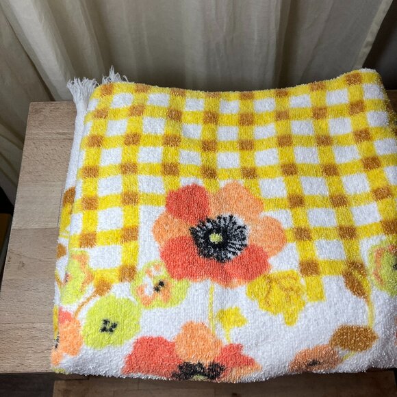 Cone Other - Vintage Cone Yellow Gingham & Floral Bath Towel - Cottagecore